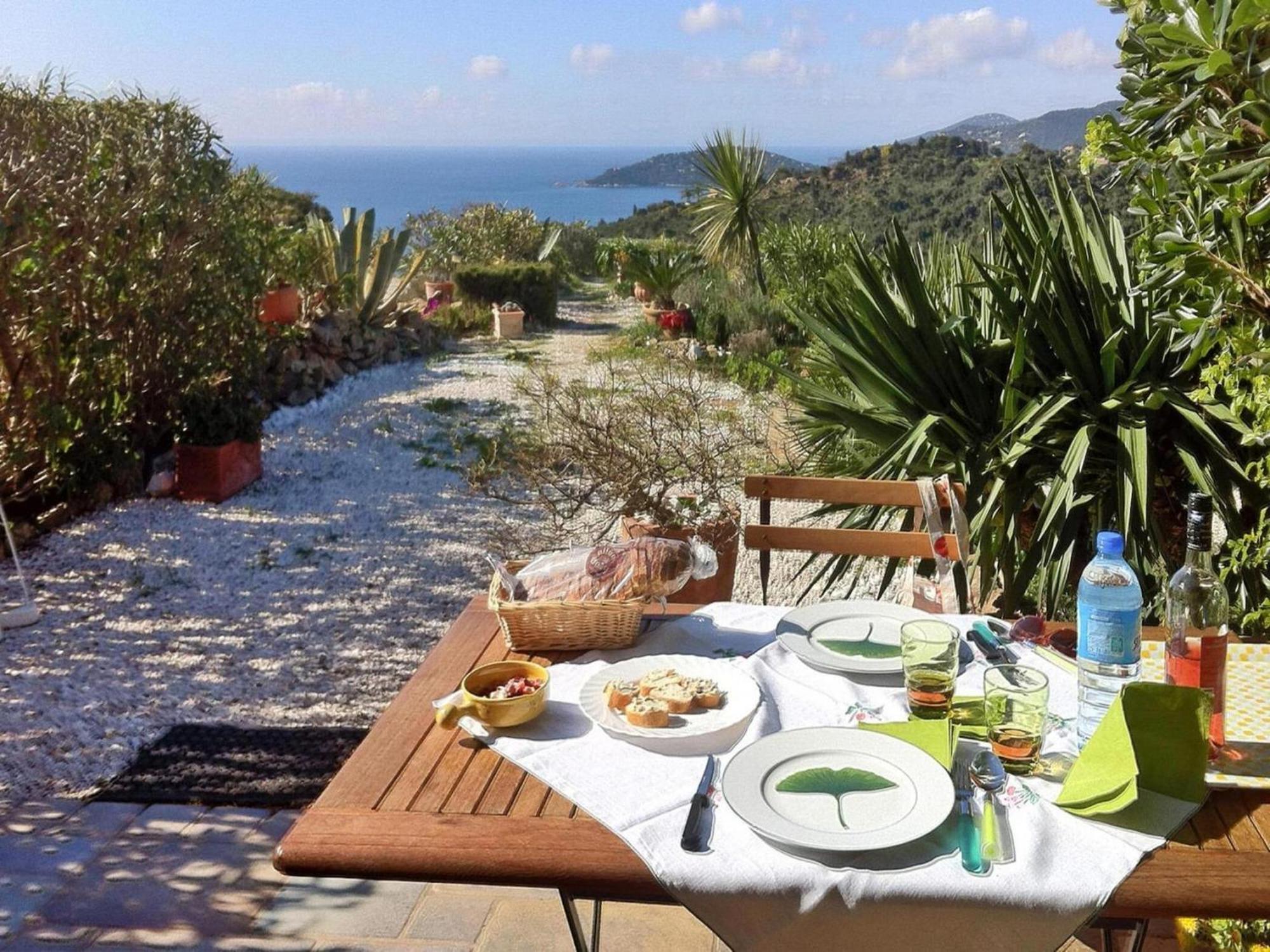 Pretty Tiny House With Sea View, Le Lavandou Kültér fotó